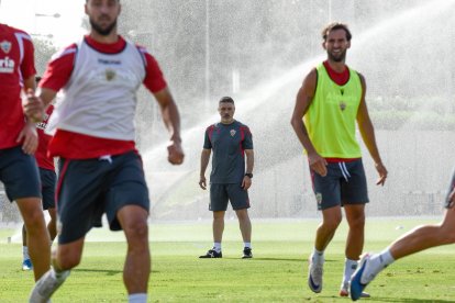 Día I del Almería de Pimienta con 30 futbolistas en el campo Anexo.