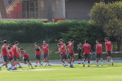 Día I del Almería de Pimienta con 30 futbolistas en el campo Anexo.