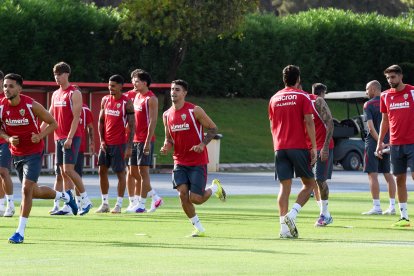 Día I del Almería de Pimienta con 30 futbolistas en el campo Anexo.