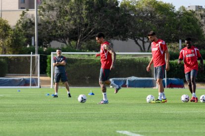 Día I del Almería de Pimienta con 30 futbolistas en el campo Anexo.