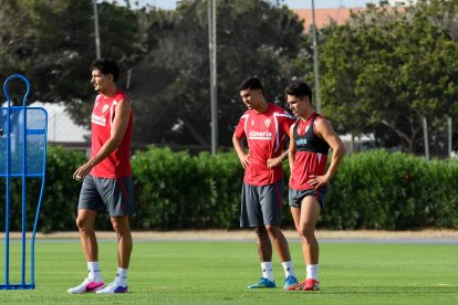 Día I del Almería de Pimienta con 30 futbolistas en el campo Anexo.