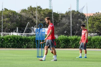 Día I del Almería de Pimienta con 30 futbolistas en el campo Anexo.