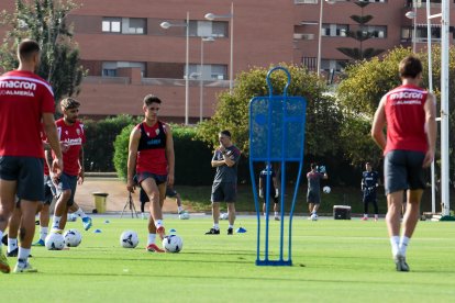 Día I del Almería de Pimienta con 30 futbolistas en el campo Anexo.