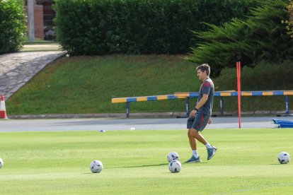 Día I del Almería de Pimienta con 30 futbolistas en el campo Anexo.