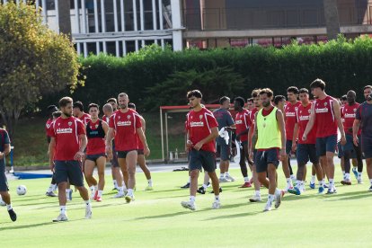 Día I del Almería de Pimienta con 30 futbolistas en el campo Anexo.