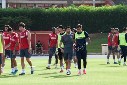 Día I del Almería de Pimienta con 30 futbolistas en el campo Anexo.