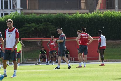 Día I del Almería de Pimienta con 30 futbolistas en el campo Anexo.