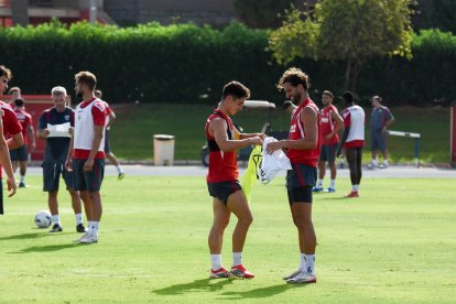 Día I del Almería de Pimienta con 30 futbolistas en el campo Anexo.