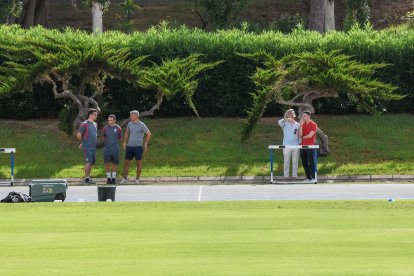 Día I del Almería de Pimienta con 30 futbolistas en el campo Anexo.