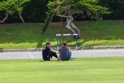 Día I del Almería de Pimienta con 30 futbolistas en el campo Anexo.