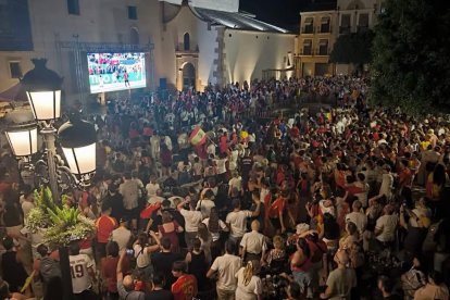 Huércal-Overa vive con emoción la final del Mundial.