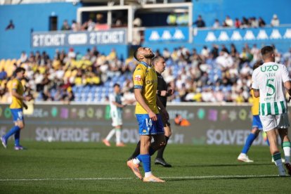 La conexión portuguesa del Almería coloca bien a Yanis.