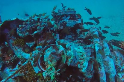 Maraña de cilindros en el motor del viejo bombardero británico.