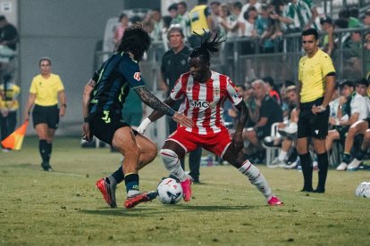 Cipenga genera ilusión antes del comienzo de liga ante el Eldense.