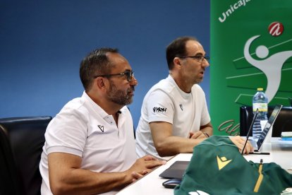 Macron se luce en cada una de sus camisetas y estás no serán una excepción.