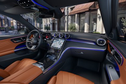 El puesto de conducción digital del nuevo Clase C combina claridad, elegancia y facilidad de uso.
The new Mercedes-Benz C-Class Sedan, 2026.