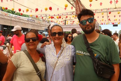 Mar, Silvia y Alejandro gozan del gran ambiente en Ambigú Origen El Estribo.