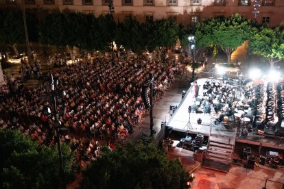 Vista general de la Plaza Vieja durante el concierto