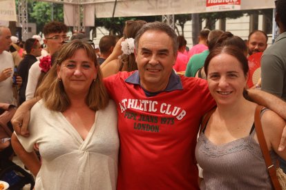Carmencita, Ezequiel y Nieves disfrutan de un rato excepcional en Ambigú Origen El Estribo.