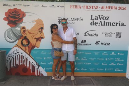 Sergio Bellido Romero y Eli Moreno posan en el Photocall de la Rambla.