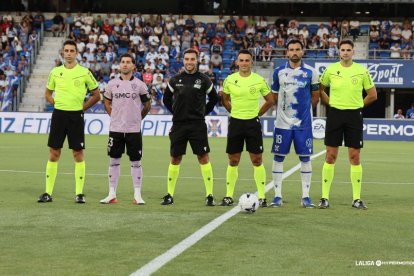 Si el árbitro pone alto el listón de la intensidad el Almería lo paga.