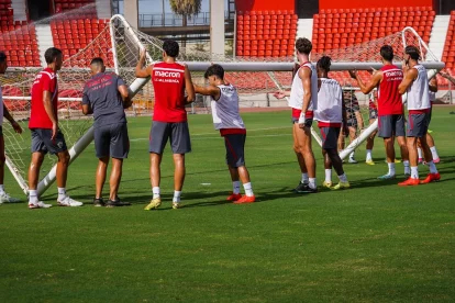 Los jugadores arrima el hombro y sienten los colores hasta que les llega la hora.