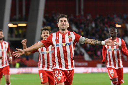 La grada del Estadio de los Juegos Mediterráneos lo quiere recuperar para la causa.