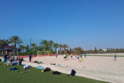 Selecciones de España de fútbol-playa en el Arena Center El Toyo.