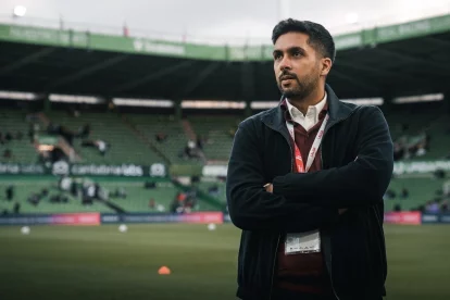 Si Turki Al-Sheikh no viajaba en Segunda, Mohammed Al-Khereiji no hizo ascos a la categoría de plata y se prodigaba por los campos con su equipo.