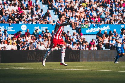 Miguel de la Fuente se estrellaba contra el larguero en Sabadell.
