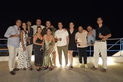 Un momento de la celebración del 40 cumpleaños de Alberto García Maturana en Cala Higuera