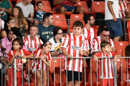 Cada partido en casa se ven más pequeños y pequeñas del Almería.