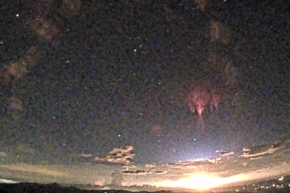 Imagen del 'sprite', el espectro cazado por el Calar Alto debido a una tormenta.