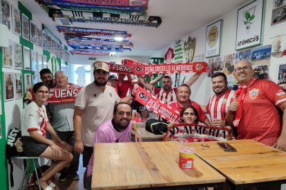 Aficionados del Almería en Córdoba.