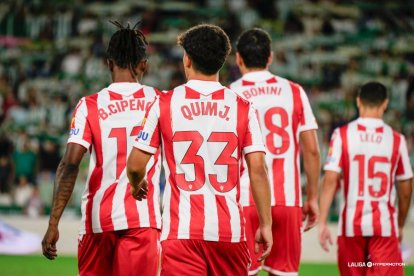 El 33 del Almería se abre paso en LaLiga con solo 19 años.