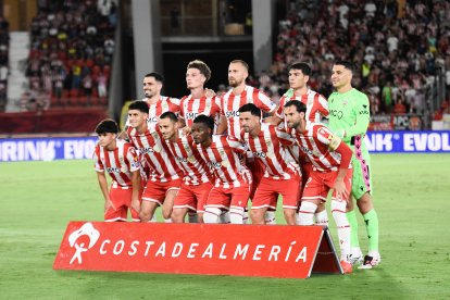 El once de la UD Almería en casa ante el Cádiz sin Embarba y Nico Melamed.
