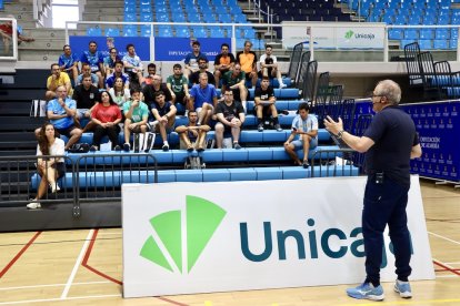 Marcelo Méndez inaugura en el nivel de la excelencia el 40º Aniversario de Unicaja Costa de Almería.