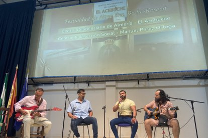 El coro penitenciario de El Acebuche, durante su actuación.