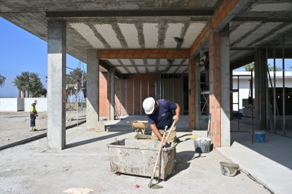 Las obras de la nueva Casa Club en el campo municipal ‘Alborán Golf’, en El Toyo, alcanzan ya el 60% de ejecución
