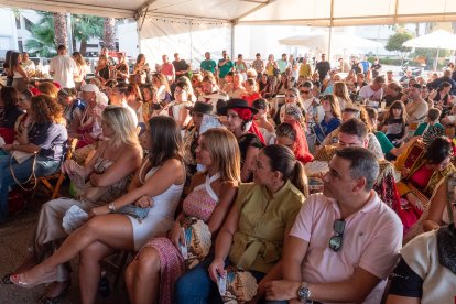 Desfile de Moros y Cristianos en La Urbanización de Roquetas de Mar.