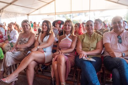 Desfile de Moros y Cristianos en La Urbanización de Roquetas de Mar.
