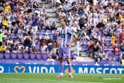 Latasa es un tormento para la defensa rival y somete a los contrarios.