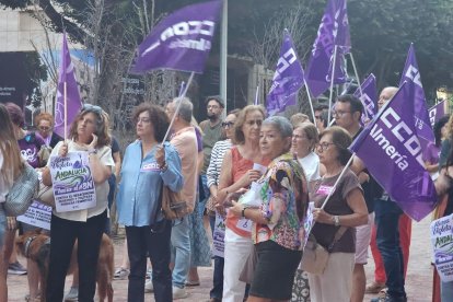 Concentración de Marea Violeta Andalucía por los derechos de las mujeres.
