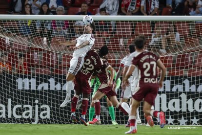 El Albacete se juega los tres puntos y el futuro de su entrenador.