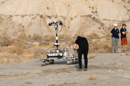 Pruebas en Tabernas de Charlie, el prototipo del rover marciano que se enviará a Marte en 2028.