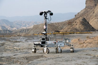 Pruebas en Tabernas de Charlie, el prototipo del rover marciano que se enviará a Marte en 2028.