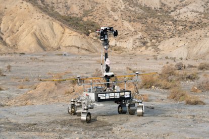 Pruebas en Tabernas de Charlie, el prototipo del rover marciano que se enviará a Marte en 2028.