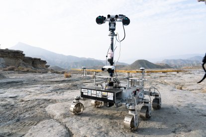 Pruebas en Tabernas de Charlie, el prototipo del rover marciano que se enviará a Marte en 2028.