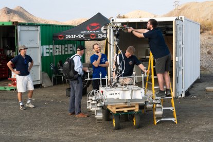 Pruebas en Tabernas de Charlie, el prototipo del rover marciano que se enviará a Marte en 2028.