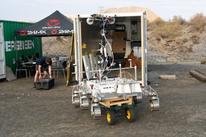 Pruebas en Tabernas de Charlie, el prototipo del rover marciano que se enviará a Marte en 2028.